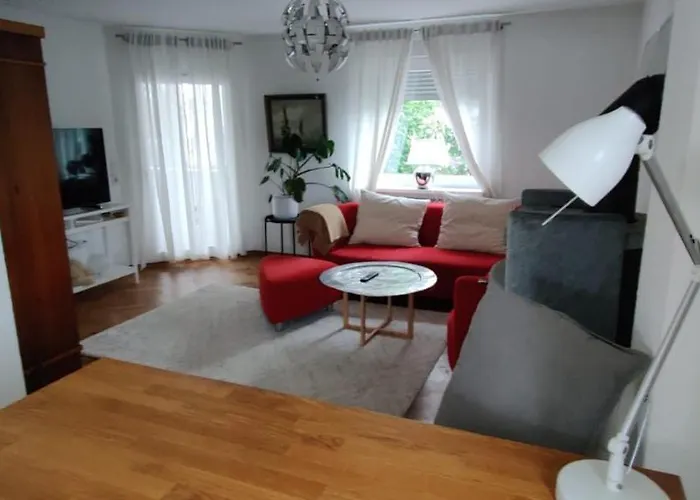 Lia Оберцент